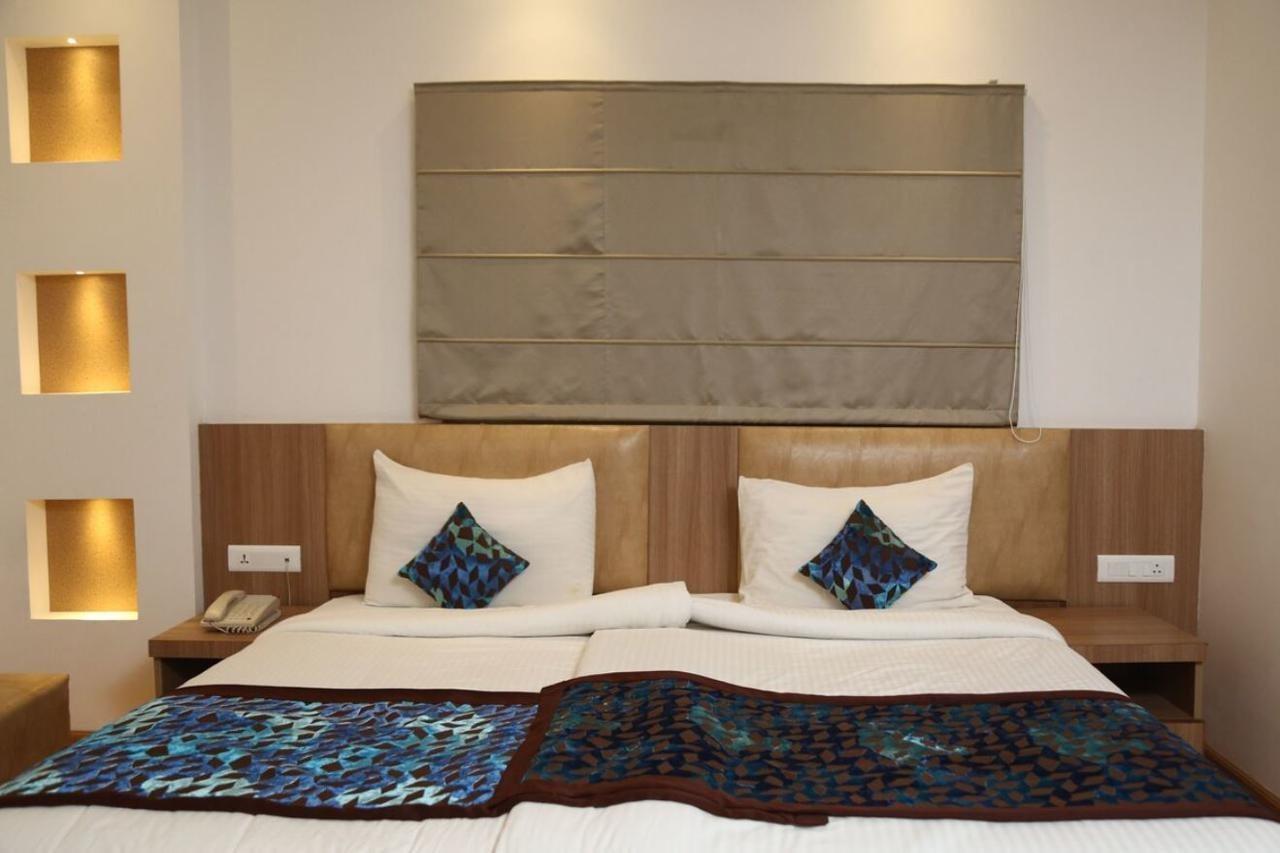 Surestay By Western Hotel